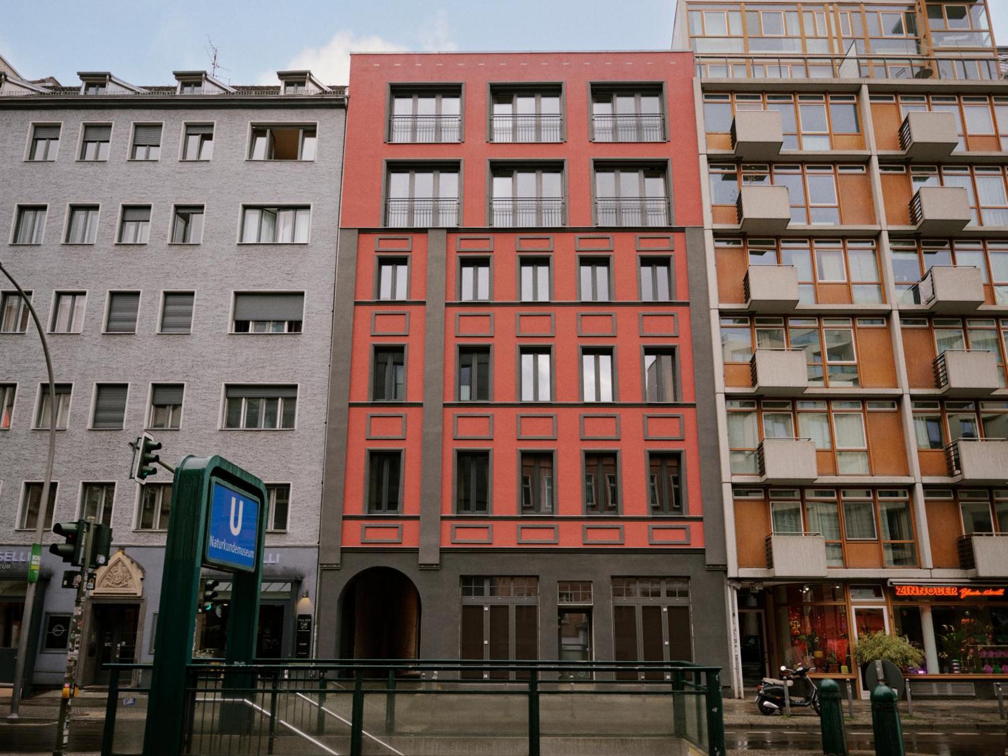 Art Apartments — Photos 1